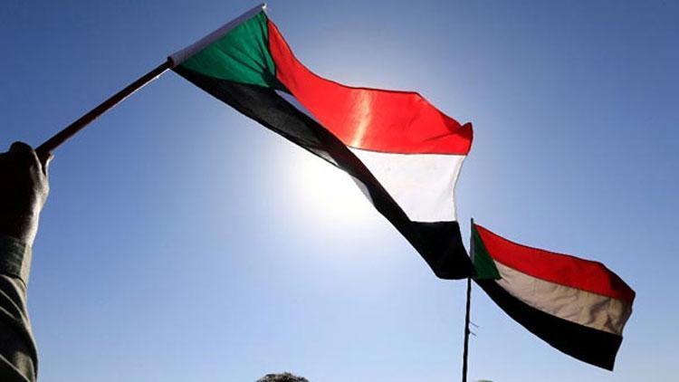Son dakika... Sudanda hükümet feshedildi... 1 yıl OHAL