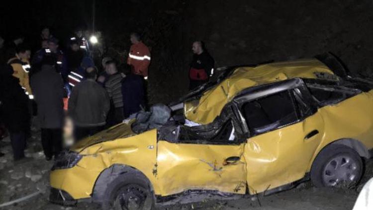 Kayalıklara uçan taksinin sürücüsü hayatını kaybetti