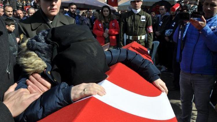 Şehit Uzman Çavuş Mehmet Hanı son yolculuğuna 5 bin kişi uğurladı