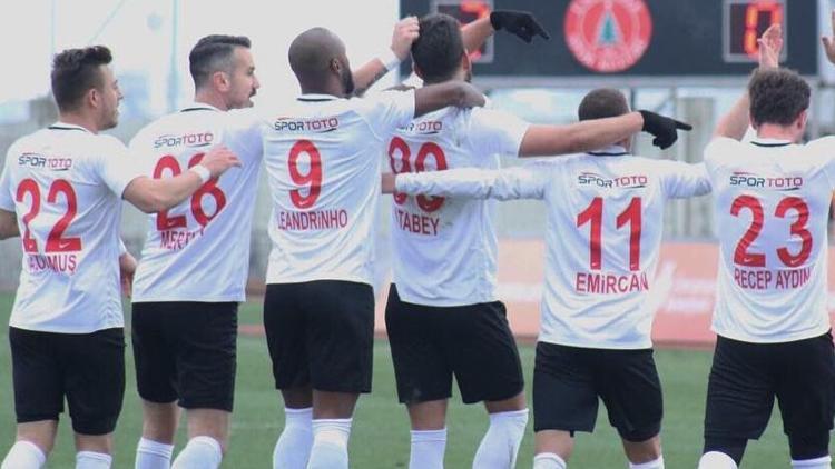 Ümraniyespor, Trabzonsporu ağırlıyor Yarı final için...