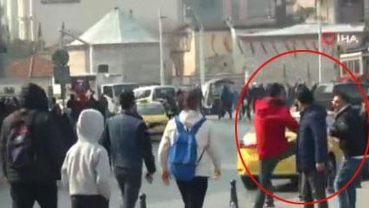 Taksim Meydanında taksiciler birbirine girdi