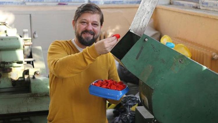 Ünlü oyuncu, sokak hayvanlarına destek verdi