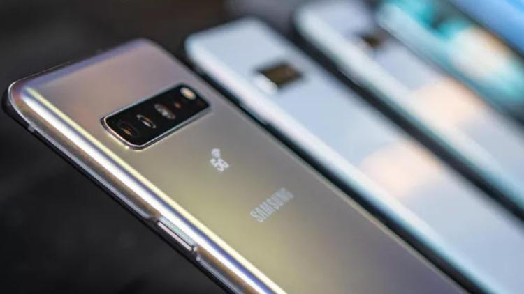 Galaxy S10 Plus için ilk güncelleme geldi