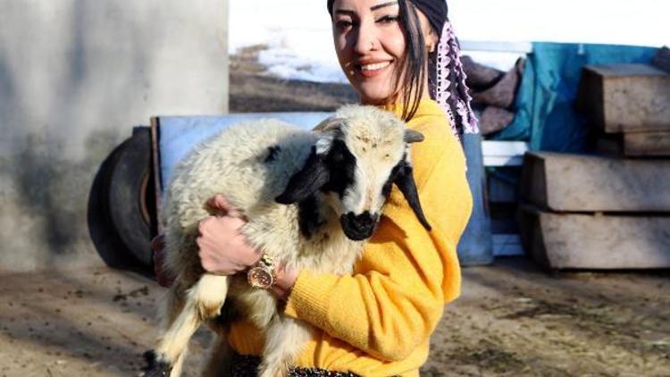 Üniversite mezunu Meryem, köyüne muhtar adayı oldu