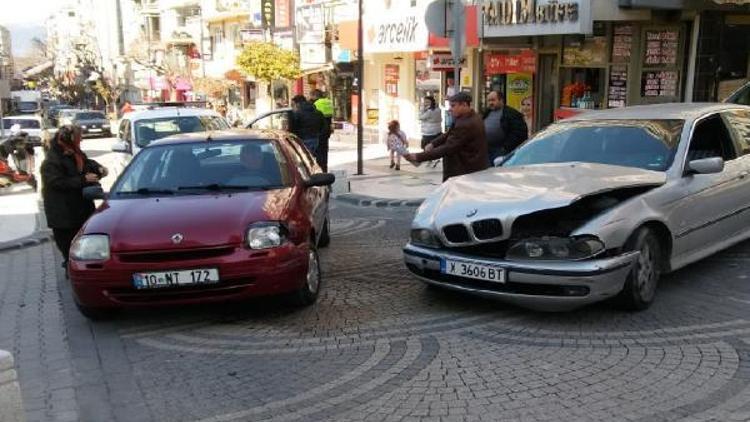 Bandırma’da kaza: 2 yaralı