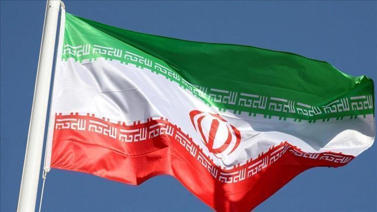 İranda sel nedeniyle 3 asker öldü