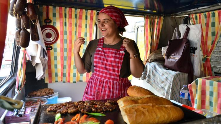 ‘Fatoş Abla’nın köftelerinin ünü dilden dile yayılıyor