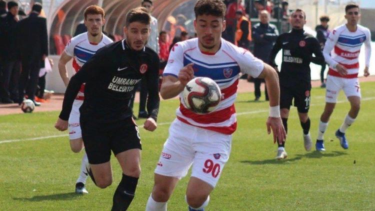 Ümraniyespor, Karabüksporu 3 golle geçti