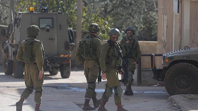 İsrail askerleri 2 Filistinliyi katletti