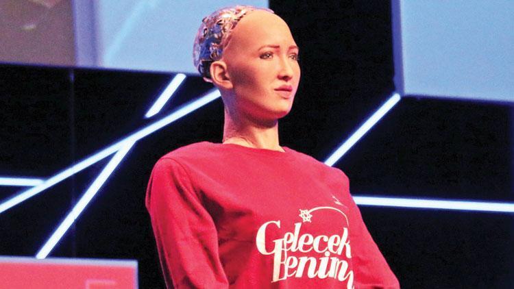 Robot Sophia ‘Eğitim Zirvesi’nde: Türkçemi geliştireceğim