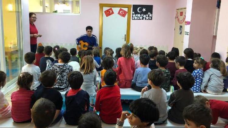 Anaokulu öğrencilerine mini konser