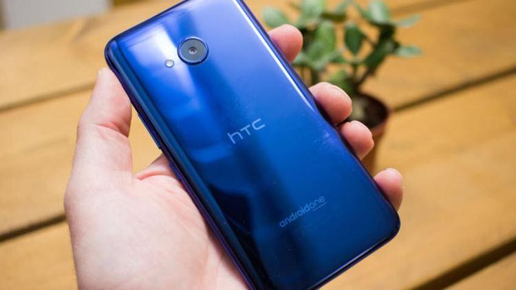 Bir telefon devinin sonu: HTC isim hakkını satıyor