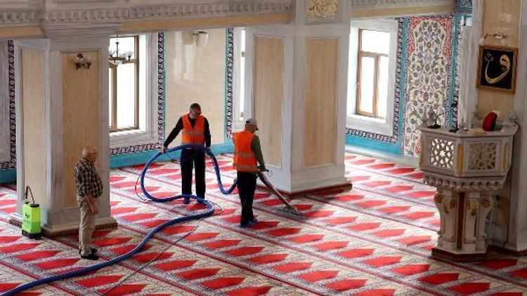 Nilüfer Belediyesi camilerde bahar temizliğine başladı