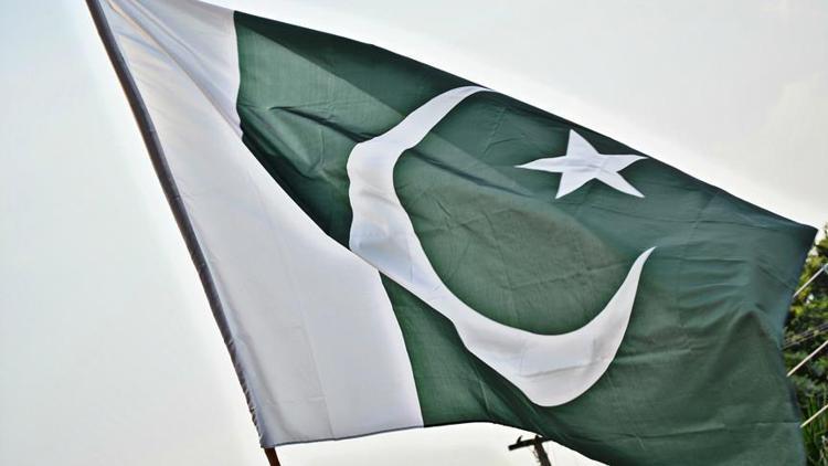 Pakistan hava sahası tamamen açıldı