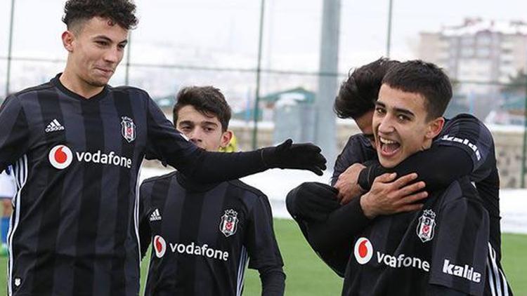 Beşiktaşın Macar oyuncusunun milli takım kariyeri golle başladı
