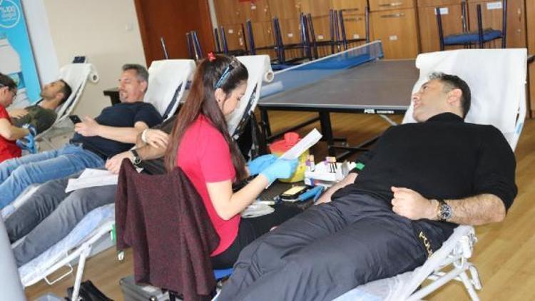 Edremit İlçe Emniyet Müdürlüğünden kan bağışı kampanyası