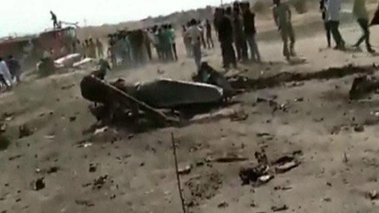 Hindistan savaş uçağı Pakistan sınırında düştü