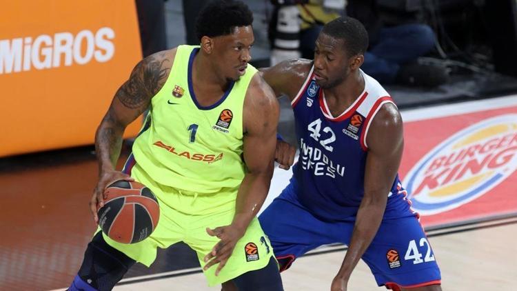 Anadolu Efes, Barcelonayı farklı geçti