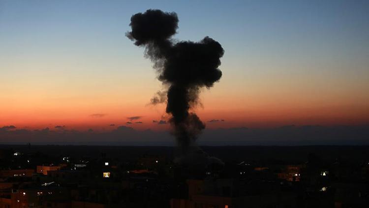 İsrail Gazzeye hava saldırıları düzenledi