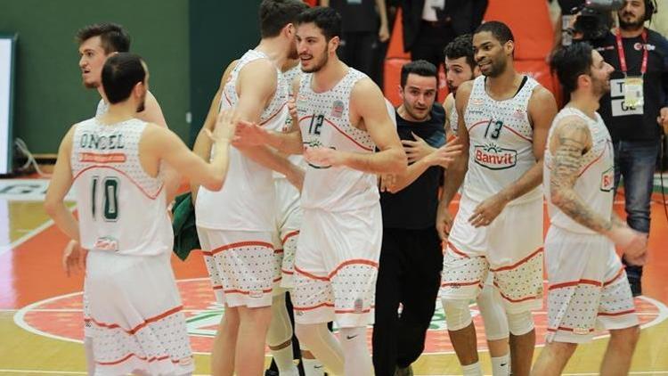 Banvit, TOFAŞı son saniyede geçti