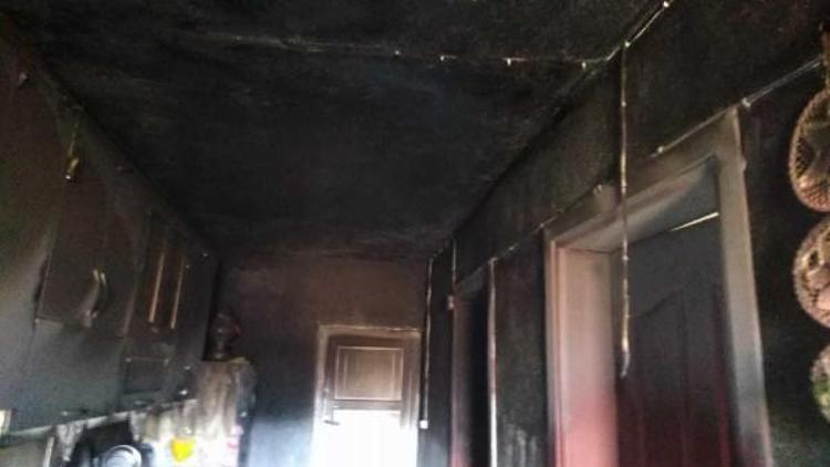Adıyamanda evde çıkan yangında 4 kişi dumandan etkilendi
