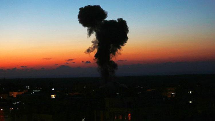 İsrail Gazzeye havadan saldırdı
