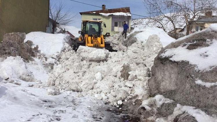 Bahar geldi, Karlıovada karla mücadele bitmedi