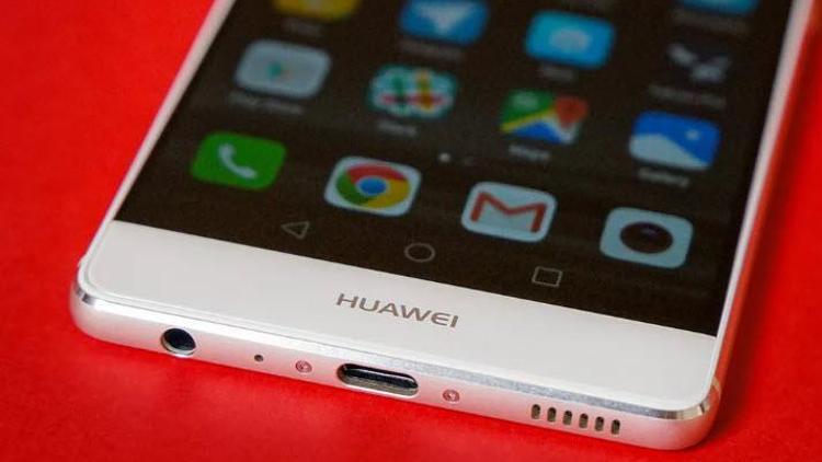 Huawei kendi işletim sistemi için düğmeye bastı