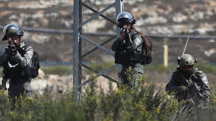 İsrail askerlerinden Filistin okuluna gazlı saldırı