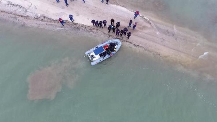 Kayıp kişi, baraj gölünde suya gömülen aracında bulundu