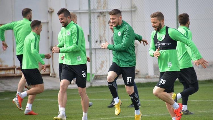 Atiker Konyaspor 4 eksikle çalıştı