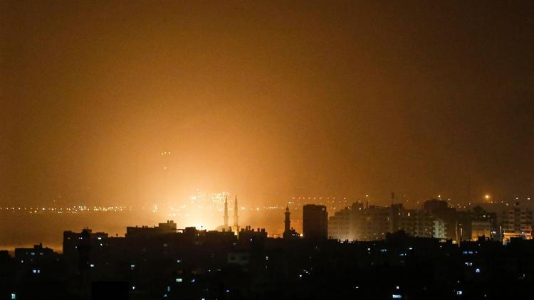 İsrail Ordusu Gazzede 100 hedefi vurdu