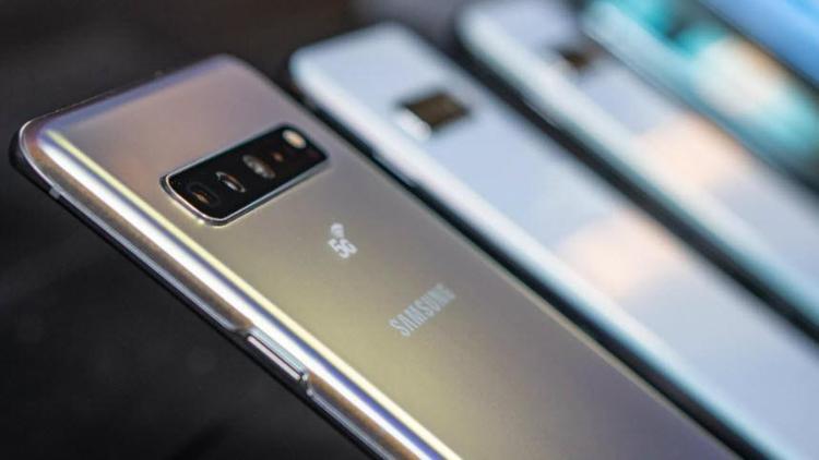 Samsung Galaxy S10 telefonlarda şaşırtan hata