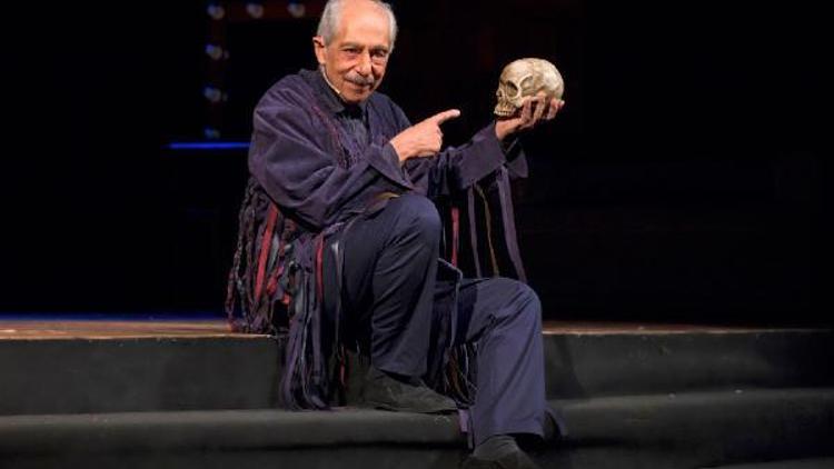 Genco Erkal, Nilüfer tiyatro festivalinde oynadı