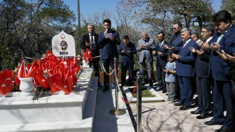 Seyit Onbaşı, mezarı başında anıldı