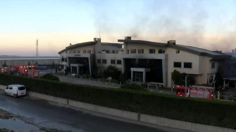 Son dakika: Arnavutköydeki fabrika yangını tamamen söndürüldü
