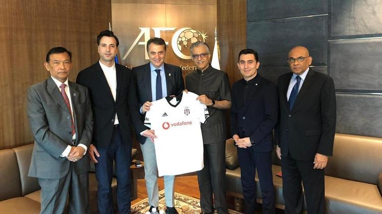 Fikret Orman, AFC Başkanı Al Khalifayla bir araya geldi