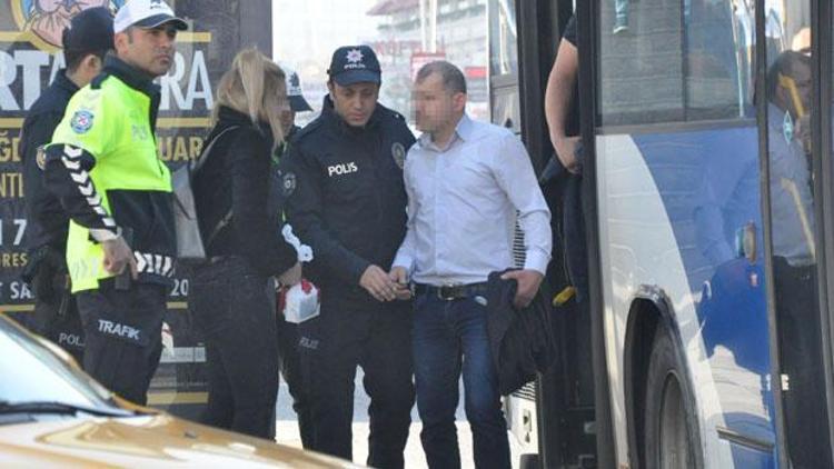 Ankarada belediye otobüsünde şoke eden olay Genç kız çığlık atınca....