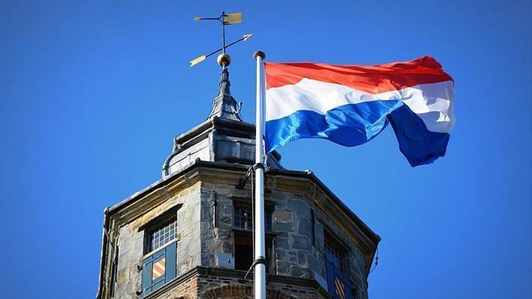 Hollandada eyalet meclisi seçimlerini aşırı sağcı parti kazandı