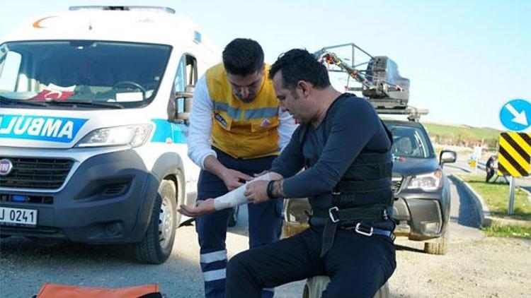Ferhat Göçer, klip çekimi sırasında kolunu incitti