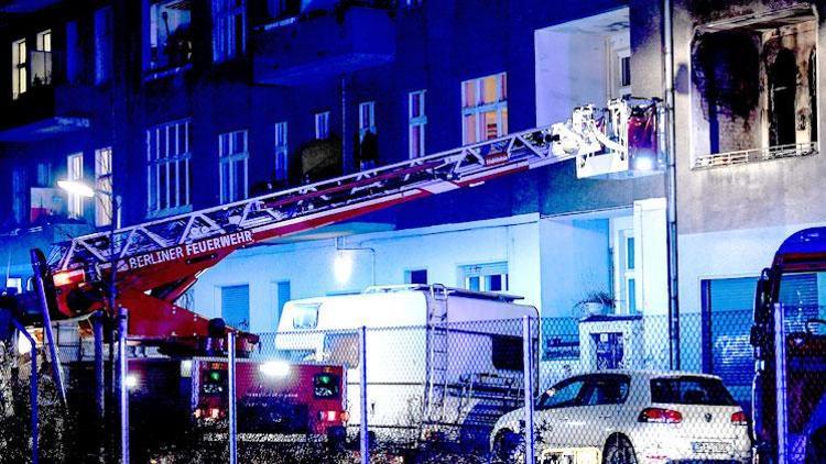 20 yaşındaki kahraman Türk üç kişiyi yangından kurtardı