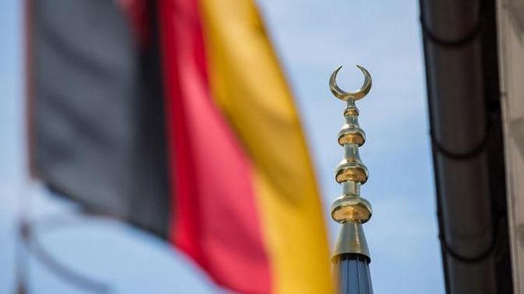 AfD, minarelerin yasaklanması için meclise önerge verdi
