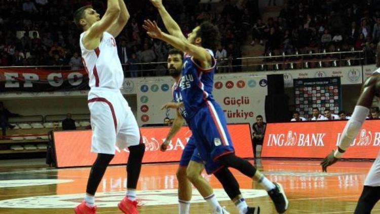 Gaziantep Basketbol - Anadolu Efes: 65-66