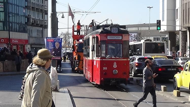 Kadıköyde kopan elektrik teli tramvay seferlerini durdurdu