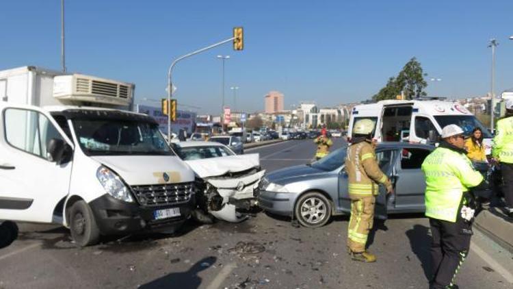 Kartal Sahil Yolundaki kaza trafik yoğunluğuna neden oldu