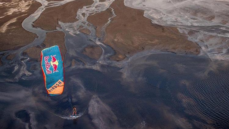 Tuz Gölü renkleniyor