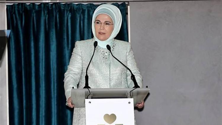 Emine Erdoğan: Sandıklara atacağımız her bir oy ülkenin geleceği için yatırımdır