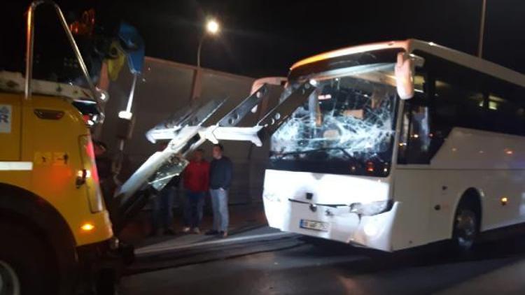Haliç Köprüsünde 3 otobüs zincirleme kaza yaptı