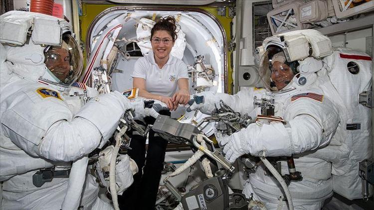 Kadın astronotların yapacağı uzay yürüyüşü iptal edildi Sebebi ise...