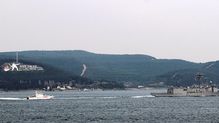 NATO’ya bağlı savaş gemileri Çanakkale Boğazından geçti